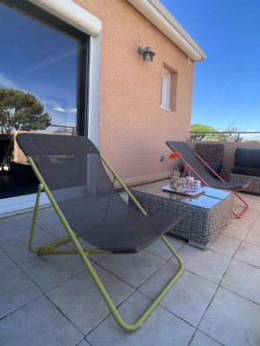 Duplex contemporain, climatisation à deux pas de la mer